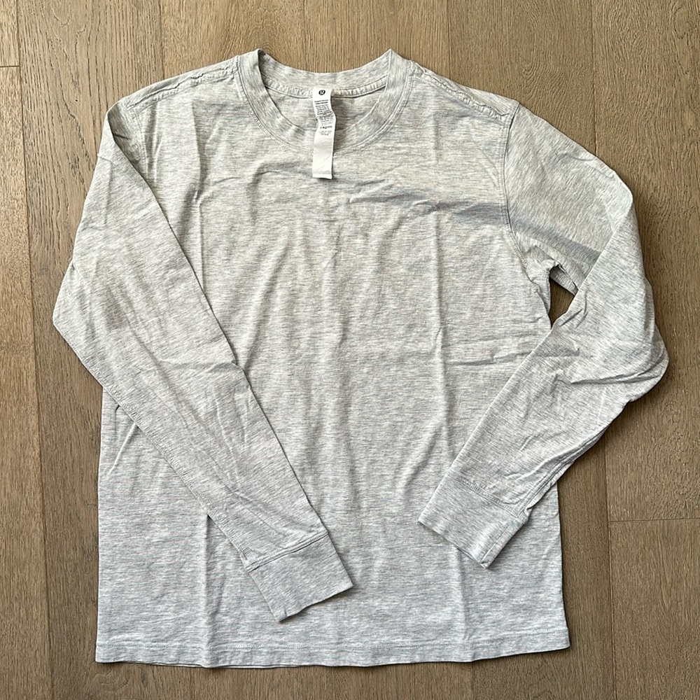 GUC all yours long sleeve cotton size 4 heathered core ultra light grey lululemo